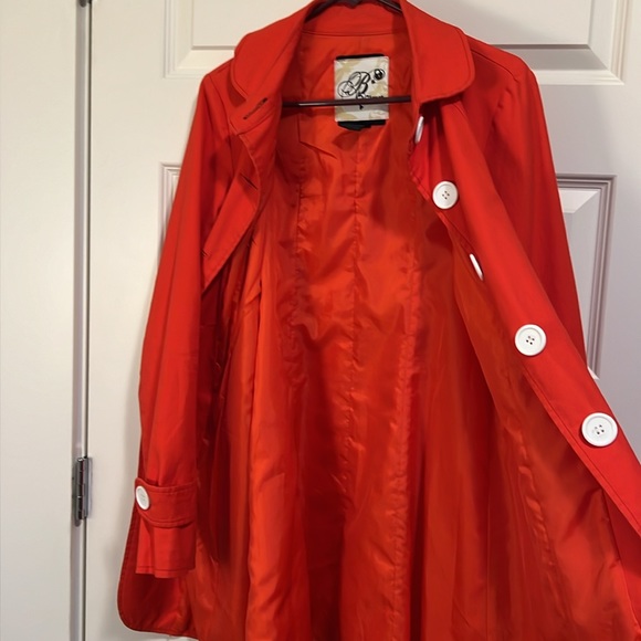 B’s Closet red trench coat size medium - Picture 3 of 5